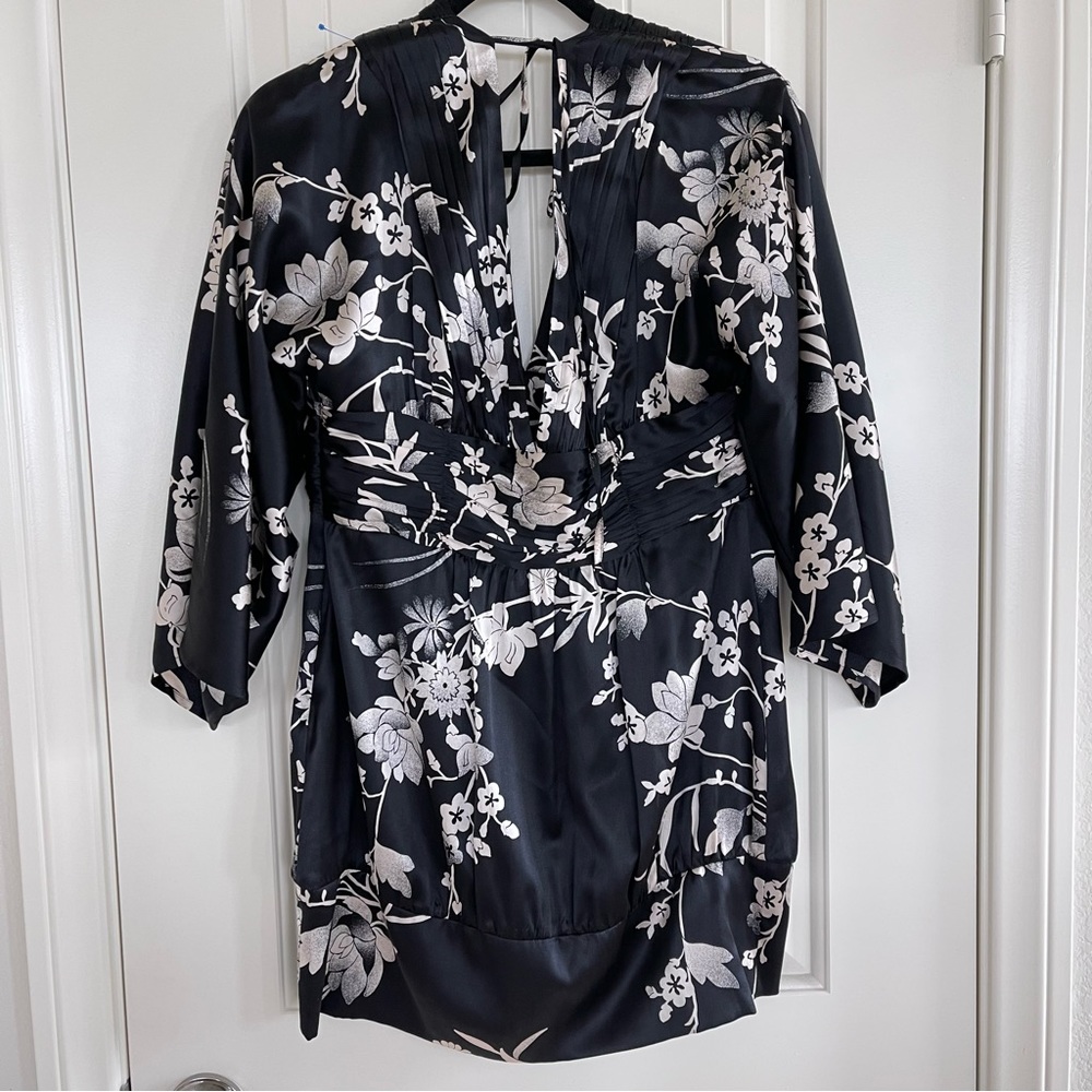 BEBE front and rear v-neck silk Mini Gown prom dress NWOT